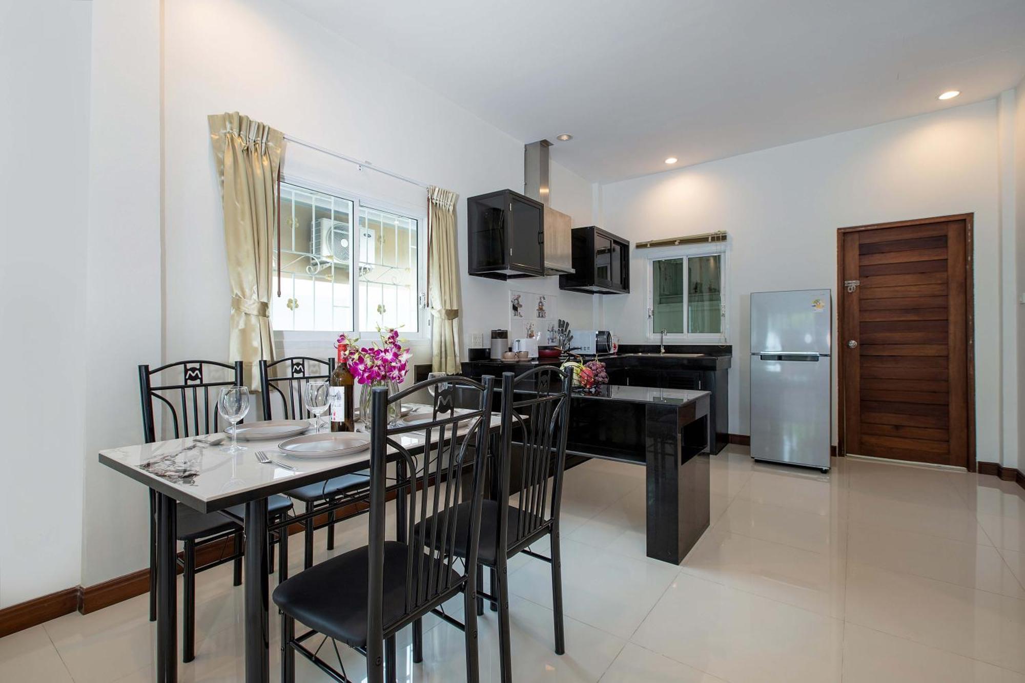 Family 2Br Villa Lancelot 3 With Jacuzzi Pool, Just 10 Min Drive Naiharn And Rawai Ban Saiyuan Екстериор снимка